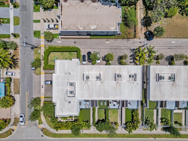 Building Photo - 1604 SW 4th Ave