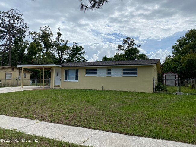 Building Photo - 165 Parkwood Dr W