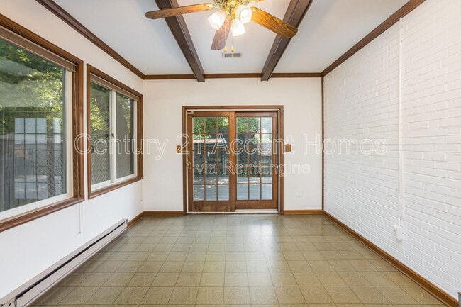 Building Photo - 5912 3rd St S