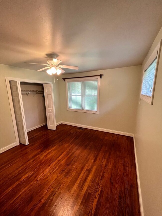 Building Photo - Welcome to 1826 Otts Chapel Road!