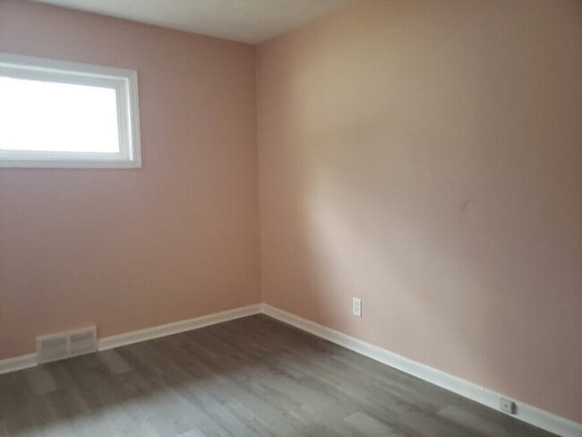 Building Photo - 3288 W 141st St