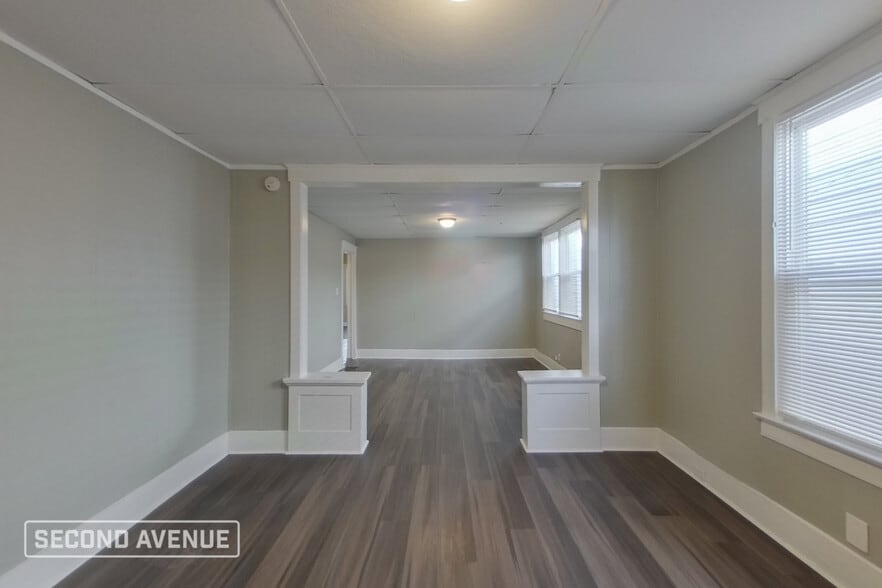 Building Photo - 2114 Greenwood Ave