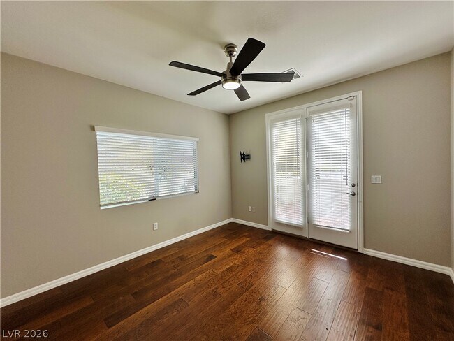 Building Photo - 956 Tafalla Ct