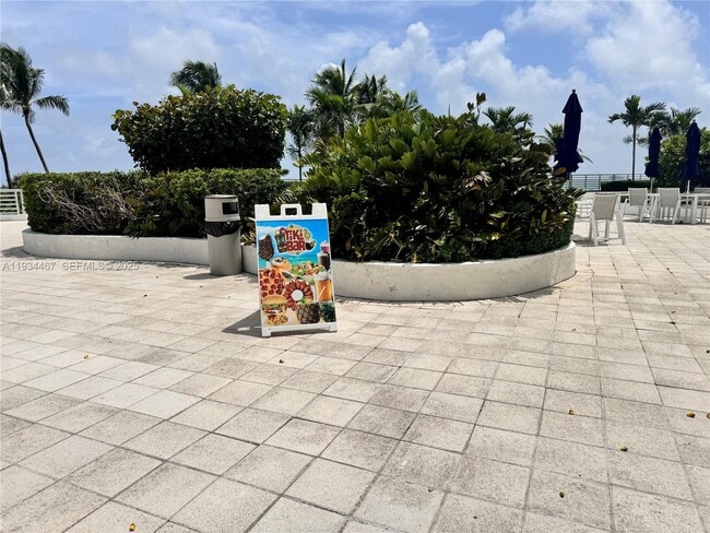 Building Photo - 5161 Collins Ave