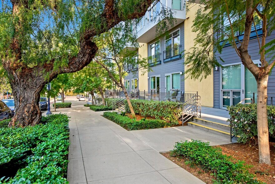 Building Photo - 889 Date St