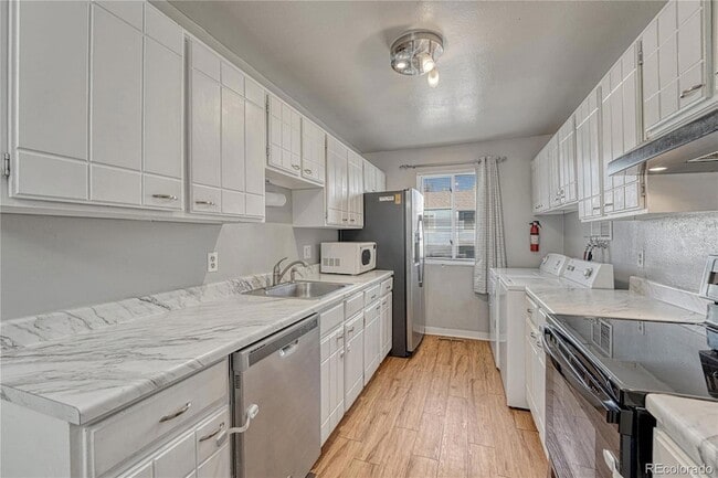 Building Photo - 7968 Chase Cir