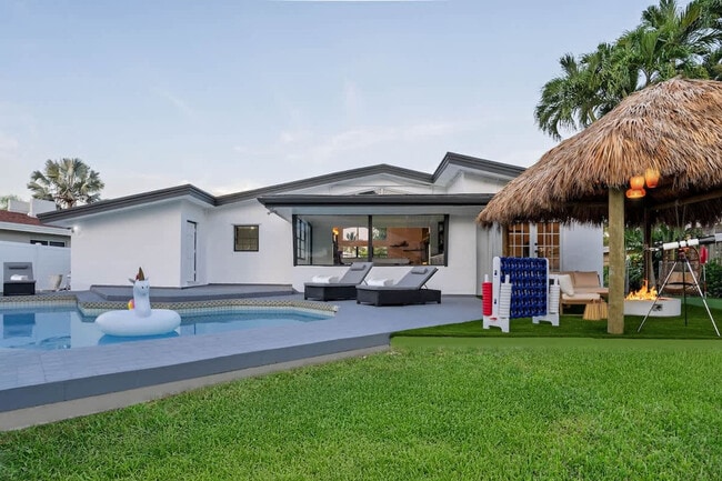 Building Photo - 20140 NE 25th Ct