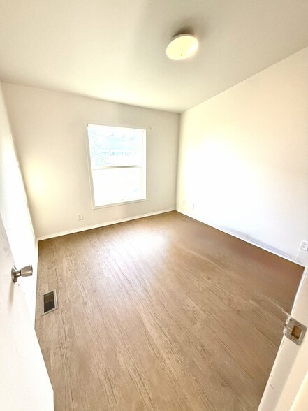 Bedroom 2 - 1163 Thomas Dr