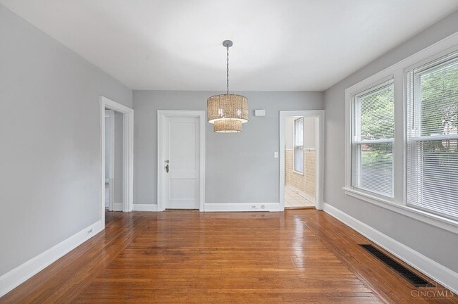 Building Photo - Grand Vista 6166-6170