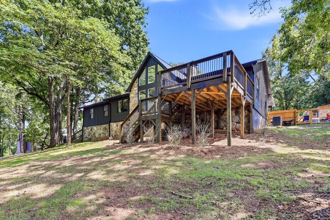 Building Photo - 4225 Twin Rivers Dr