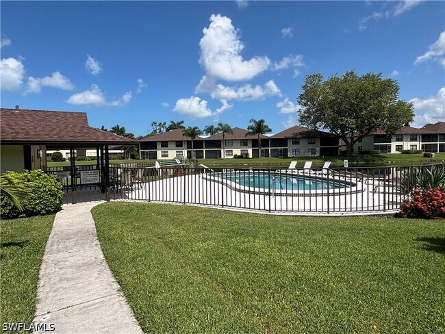 Building Photo - 1600 Misty Pines Cir