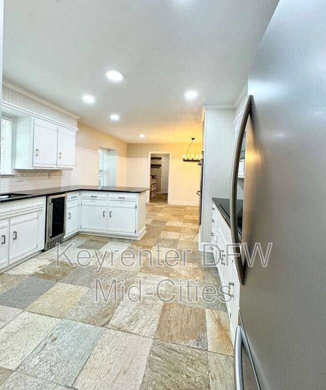 Building Photo - 1608 Durham Dr