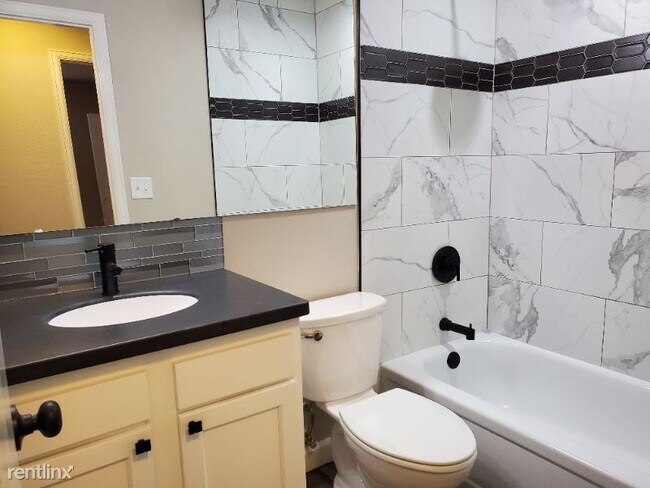 Building Photo - 5 br, 3 bath House - 596 Creekside Ct