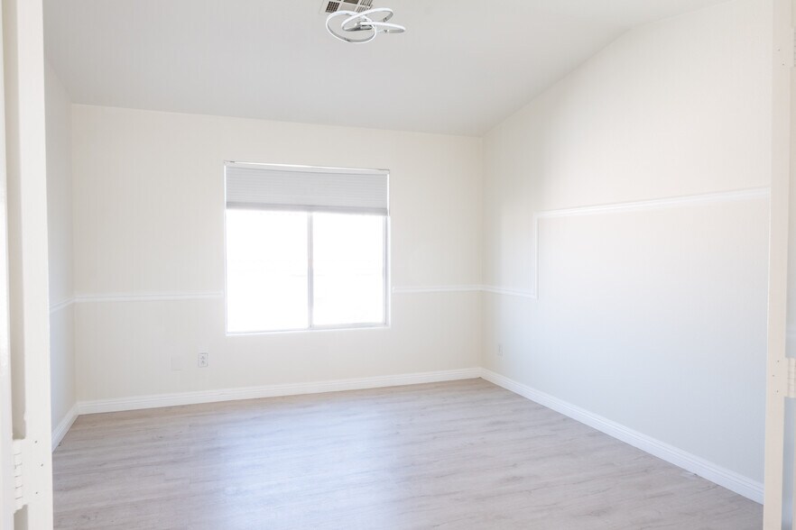 Building Photo - 7924 Horn Tail Ct