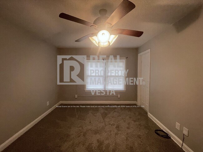Building Photo - 444 Corbin Ave