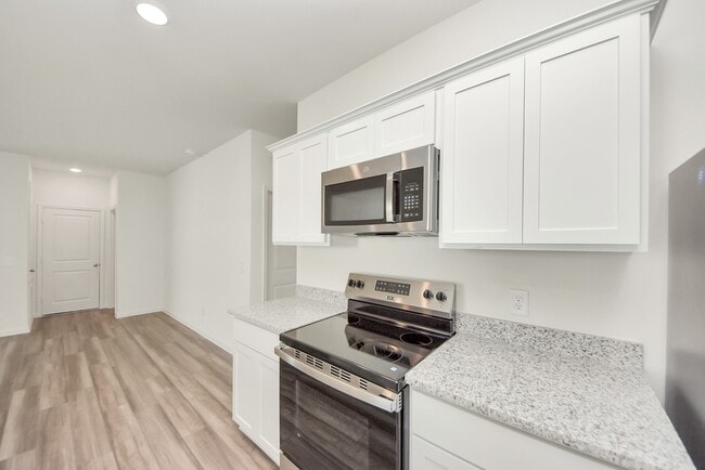 Building Photo - 31035 Gayle Prairie Oaks St