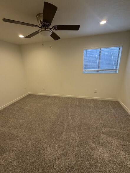 Building Photo - 1156 N 200 W