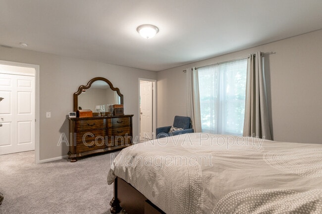 Building Photo - 12112 Amblewood Dr