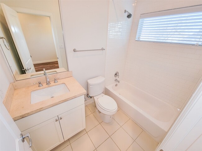 Building Photo - 12 Hermann Park Ct