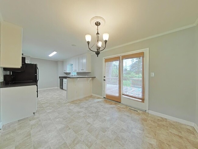 Building Photo - 2607 Springwood Dr