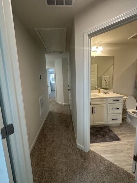 Building Photo - 5069 Dayflower Dr