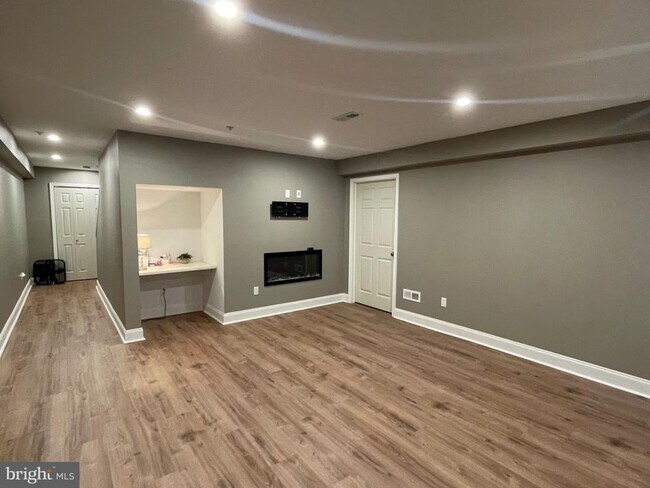 Building Photo - 296 N Caldwell Cir