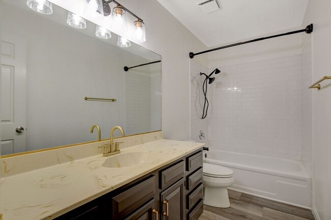 Building Photo - Single Story in the Heart of Las Vegas