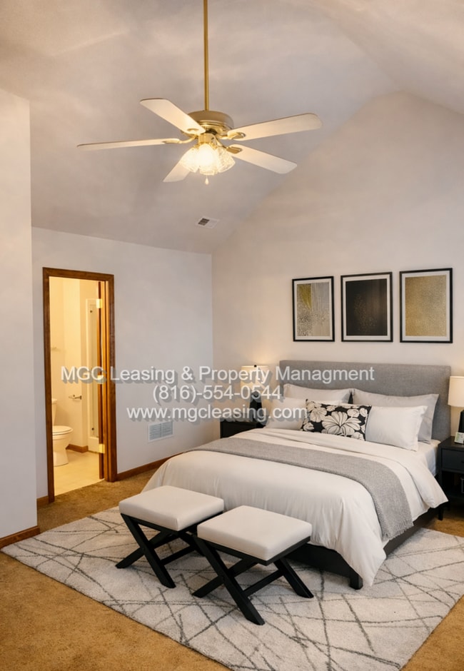 Building Photo - Convenient Raymore Living Near I-49, Shopping & Parks