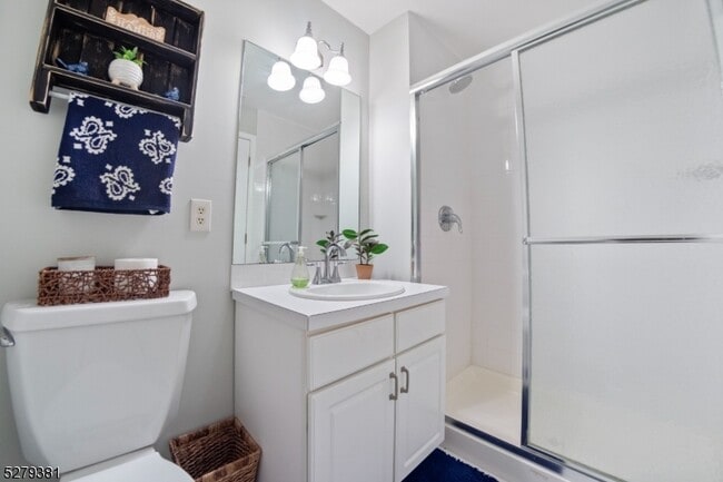 Building Photo - 78 Kent Dr