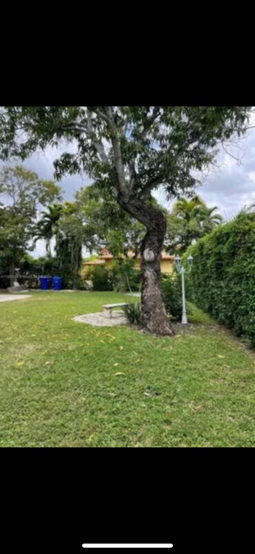 Building Photo - 1252 SW 13th Ave