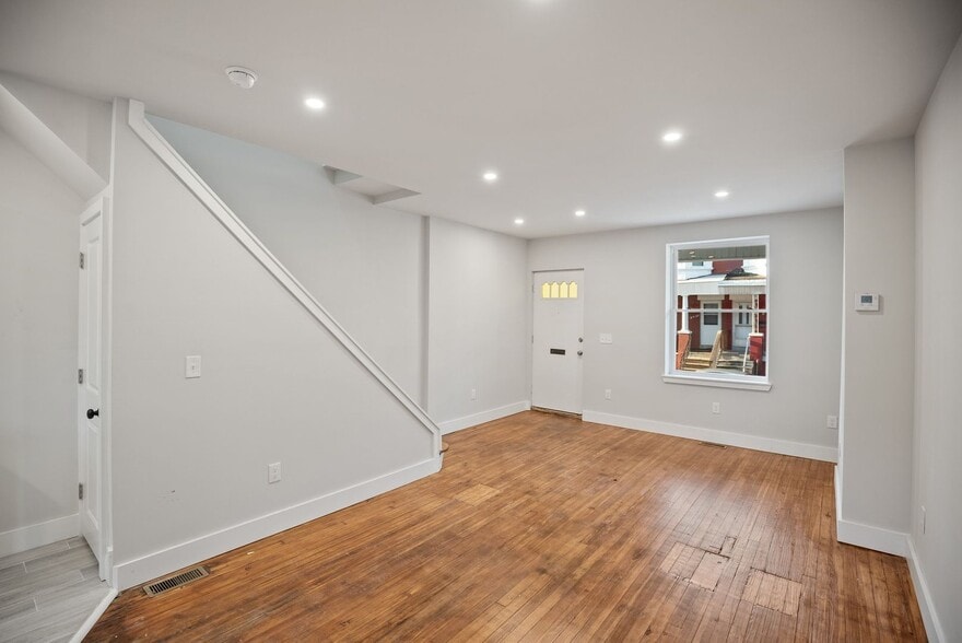 Building Photo - 1227 S Peach St