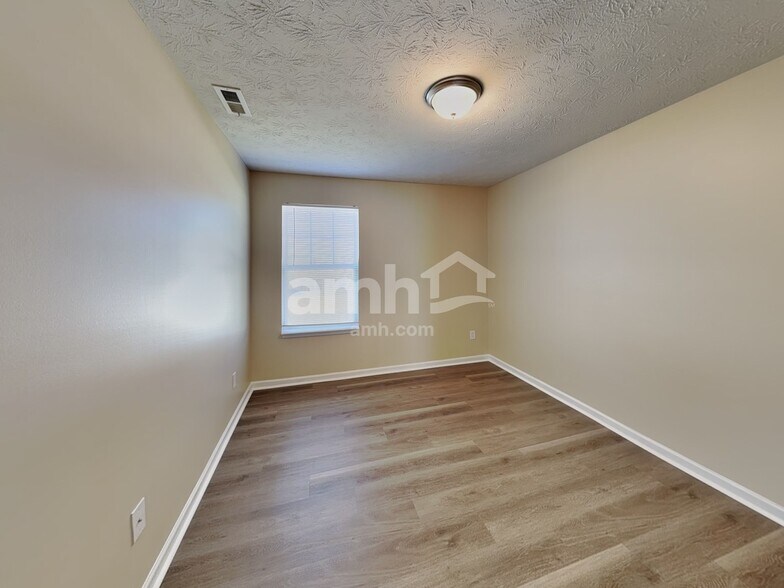 Building Photo - 2266 Boneset Dr