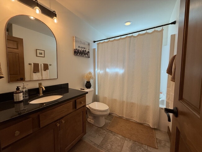 Building Photo - Stunning Single Level Home with Sprawling Fenced Yard