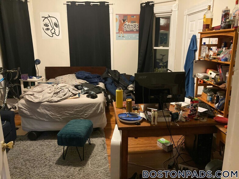 Building Photo - 8 Carmel St