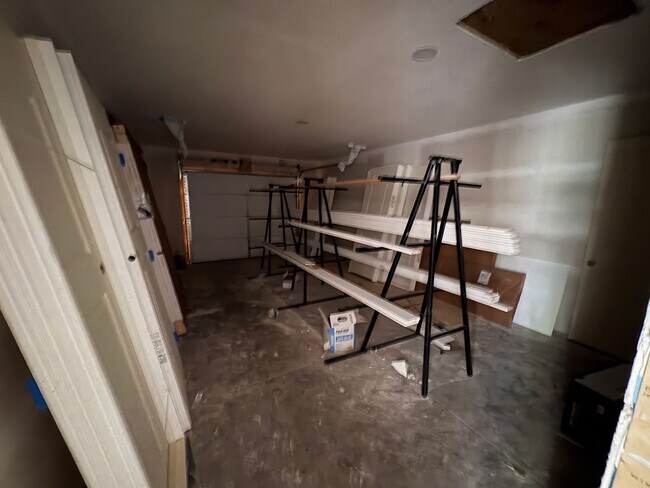 Building Photo - 1617 Green Valley Cir
