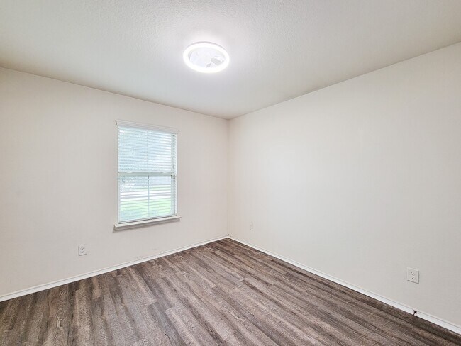 Building Photo - 4543 Stolz Trail