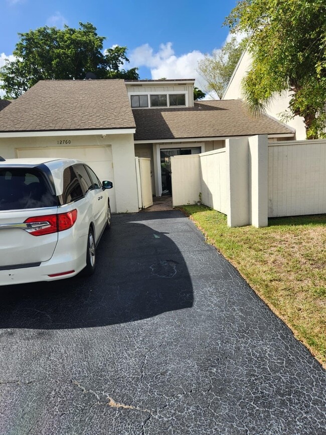 Building Photo - 12760 Spinnaker Ln