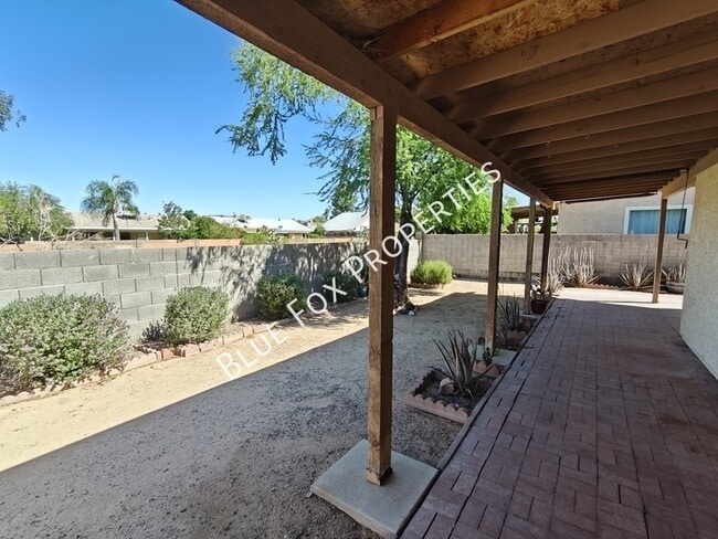 Building Photo - 9073 N Tiger Eye Way