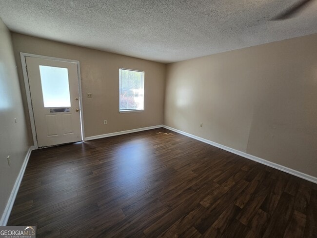 Building Photo - 403 E Lawnwood Ave