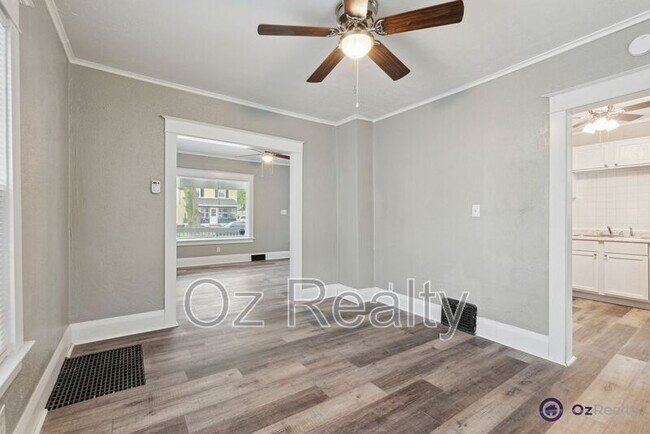 Building Photo - 436 Danberry St