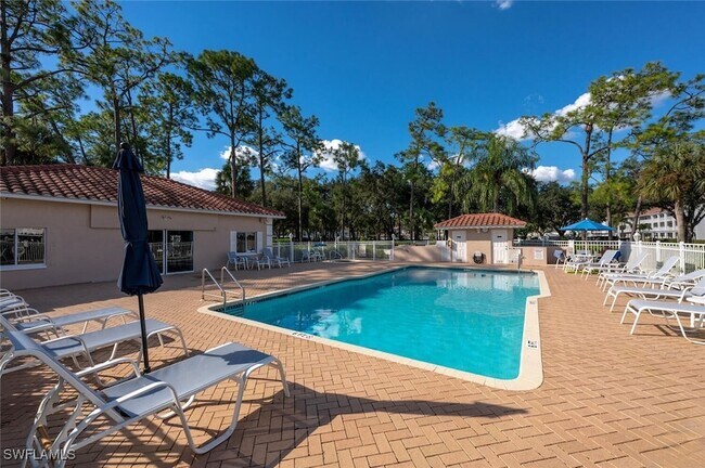 Building Photo - 5980 Amherst Dr