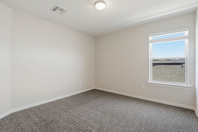 Building Photo - 629 La Entrada Cir
