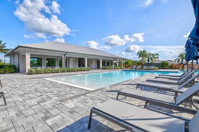 Building Photo - 16235 Pine Mist Dr