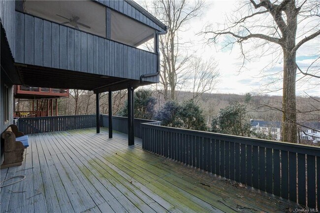Building Photo - 132 Woodland Dr