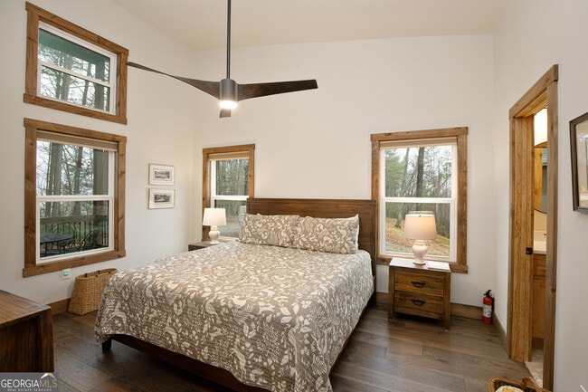 Building Photo - 642 Crabapple Dr