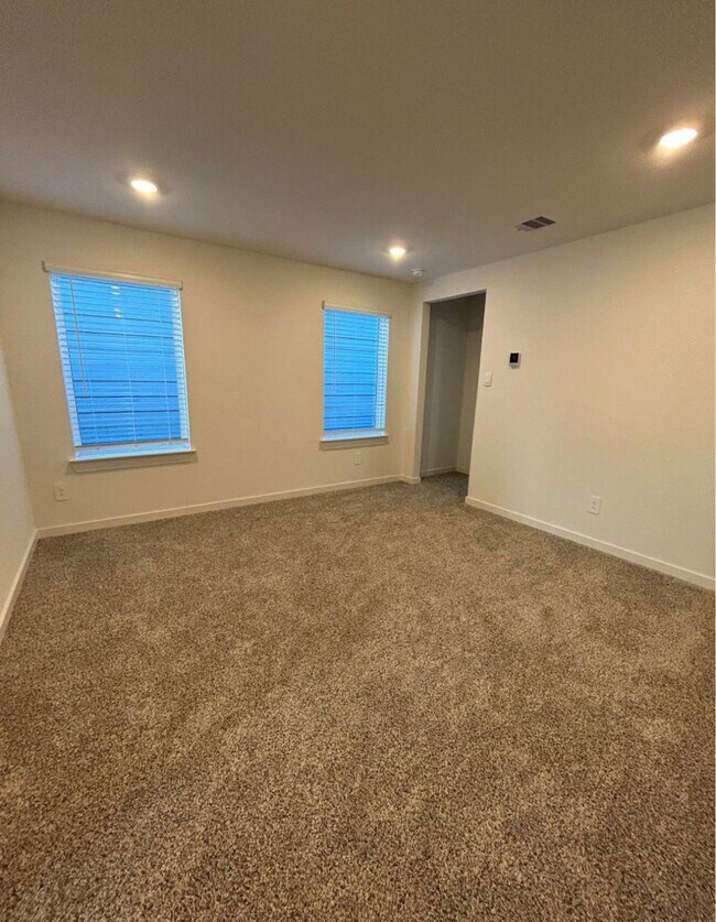 Building Photo - 3527 Shearwater St