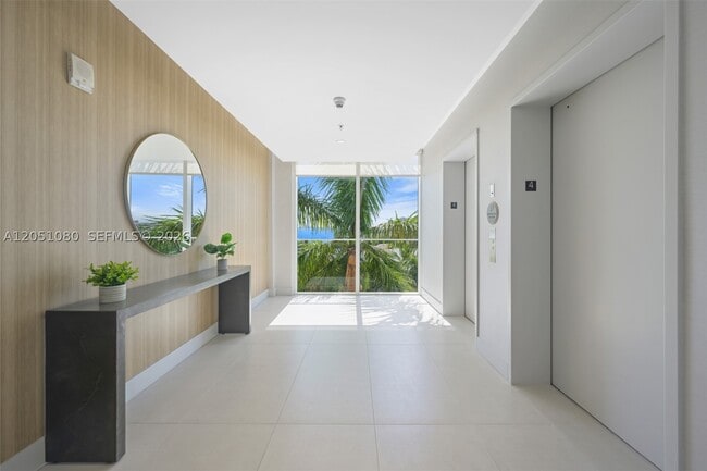 Building Photo - 7910 Harbor Island Dr