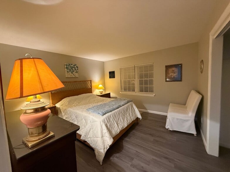 Building Photo - 3101 Colonial Way