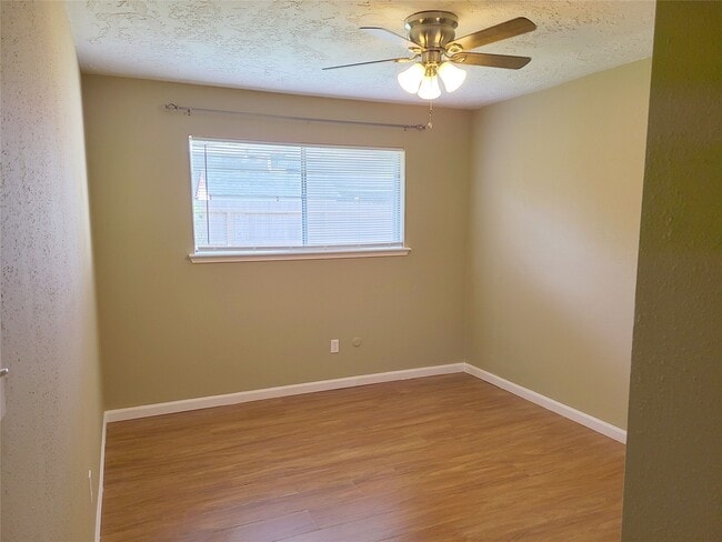 Building Photo - 12519 Hunting Brook Dr