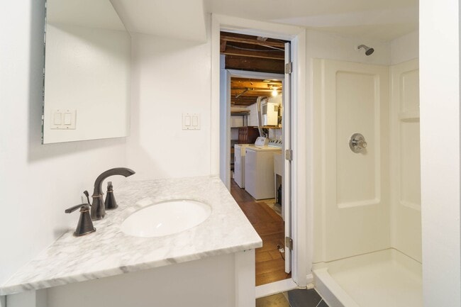 Building Photo - Quaint 2 Bedroom 2 Bath Cottage Style Home Near Rock Creek in Bethesda